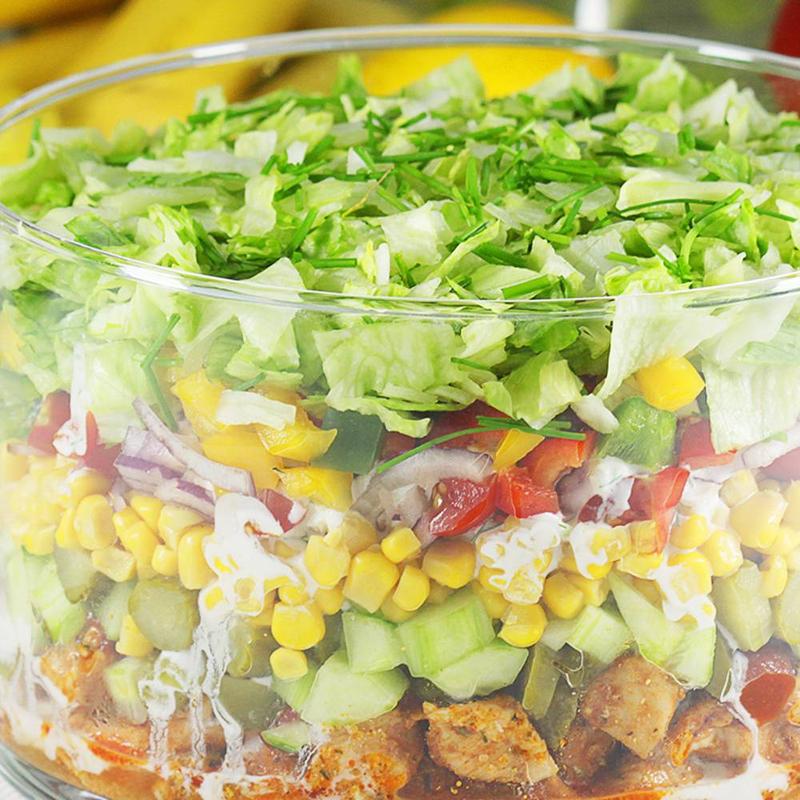 Efektowne dekoracje sałatek