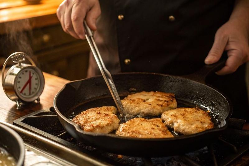 Jak długo smażyć mięso z indyka, aby było soczyste i smaczne?