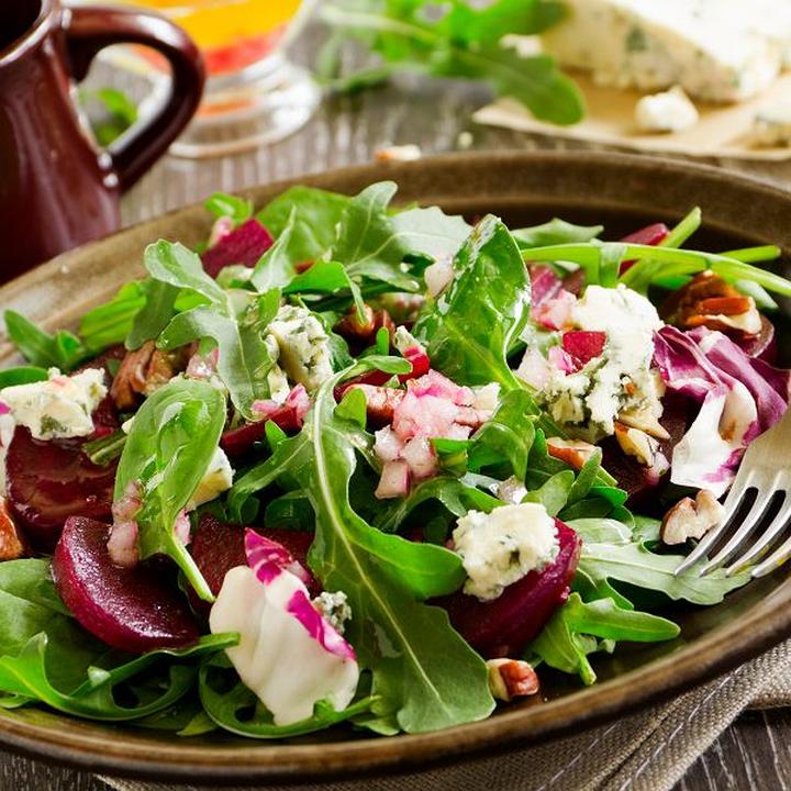 Odkryj, jakie są sałatki idealne na każdą okazję