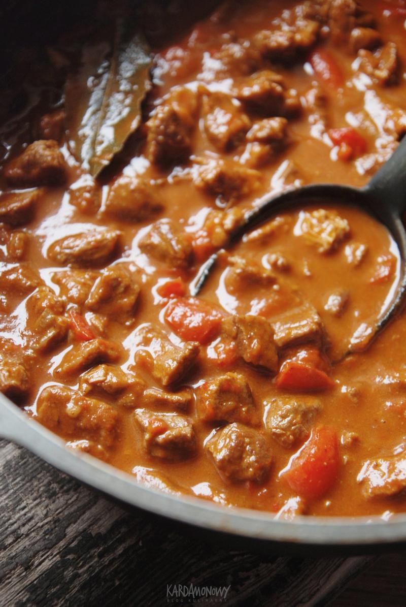 Papryka i kminek w gulaszu