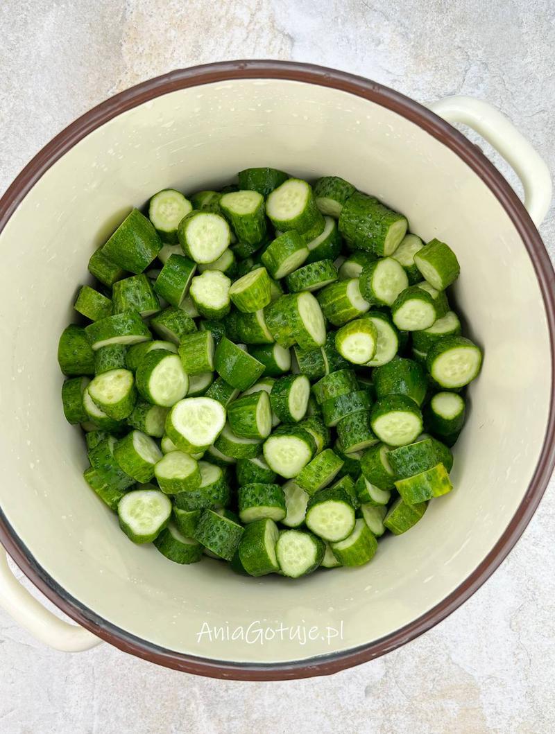 Przepis na ogórki do słoików