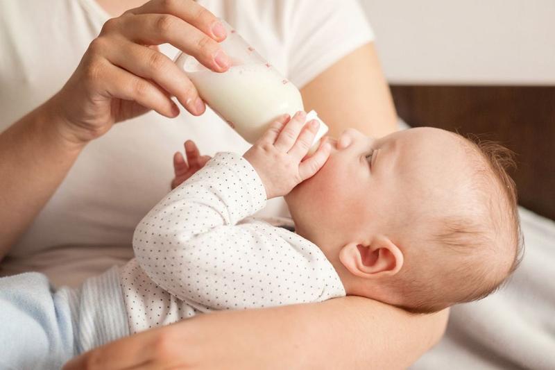 Rozwój emocjonalny a karmienie piersią