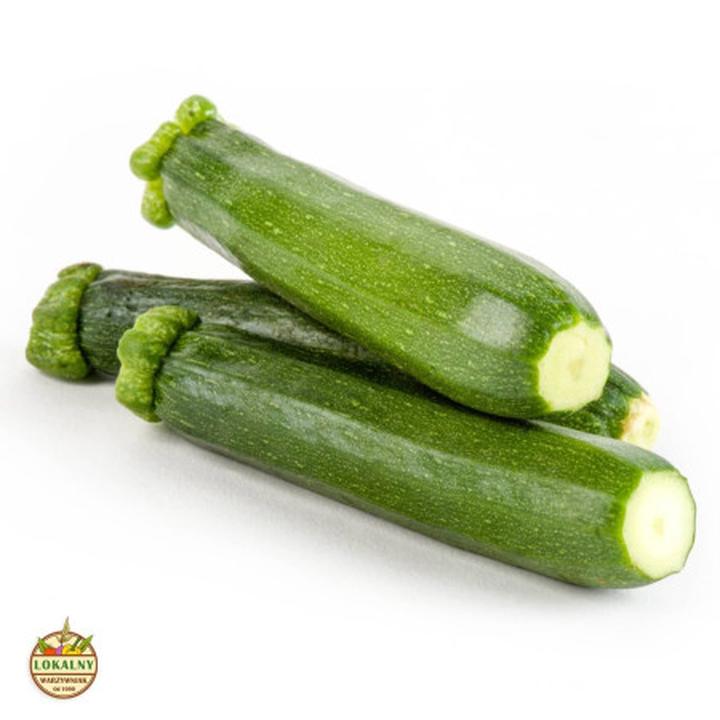 Zioła i dodatki do zupy z cukinii