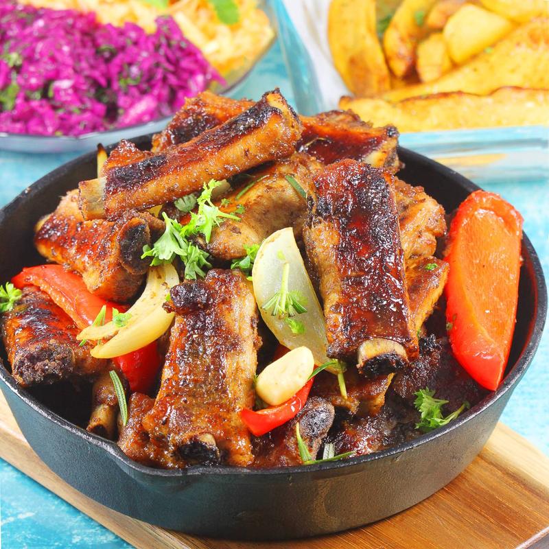 Idealne żeberka: jak długo piec w piekarniku i jaka temperatura jest najlepsza?