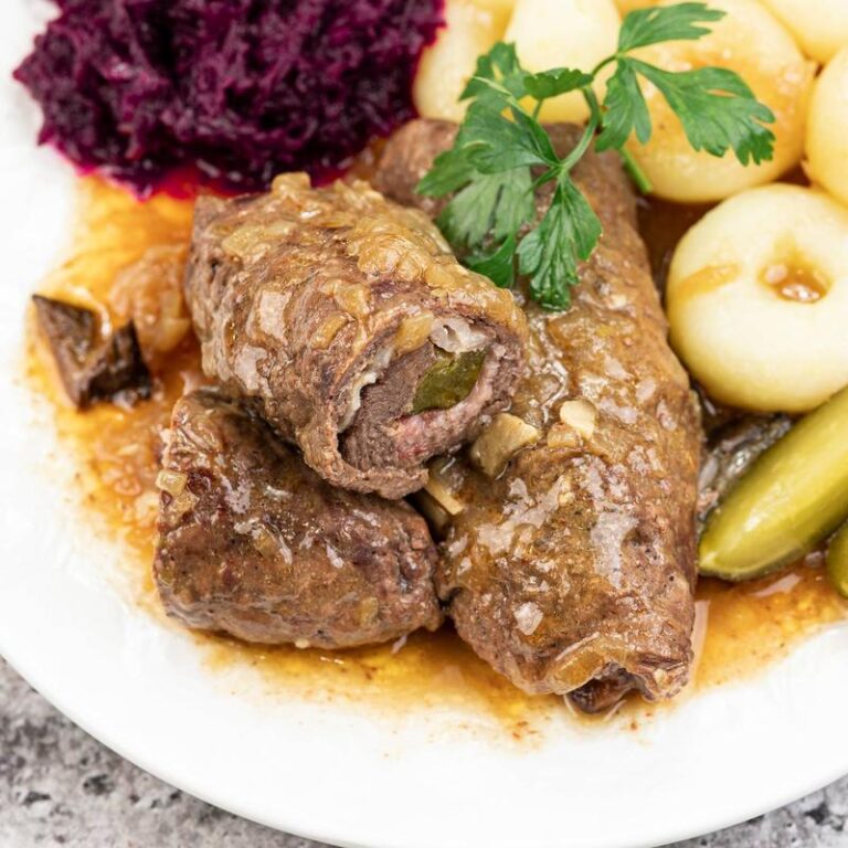 Idealny przepis: jak długo piec zrazy wołowe w piekarniku, by były soczyste i aromatyczne?