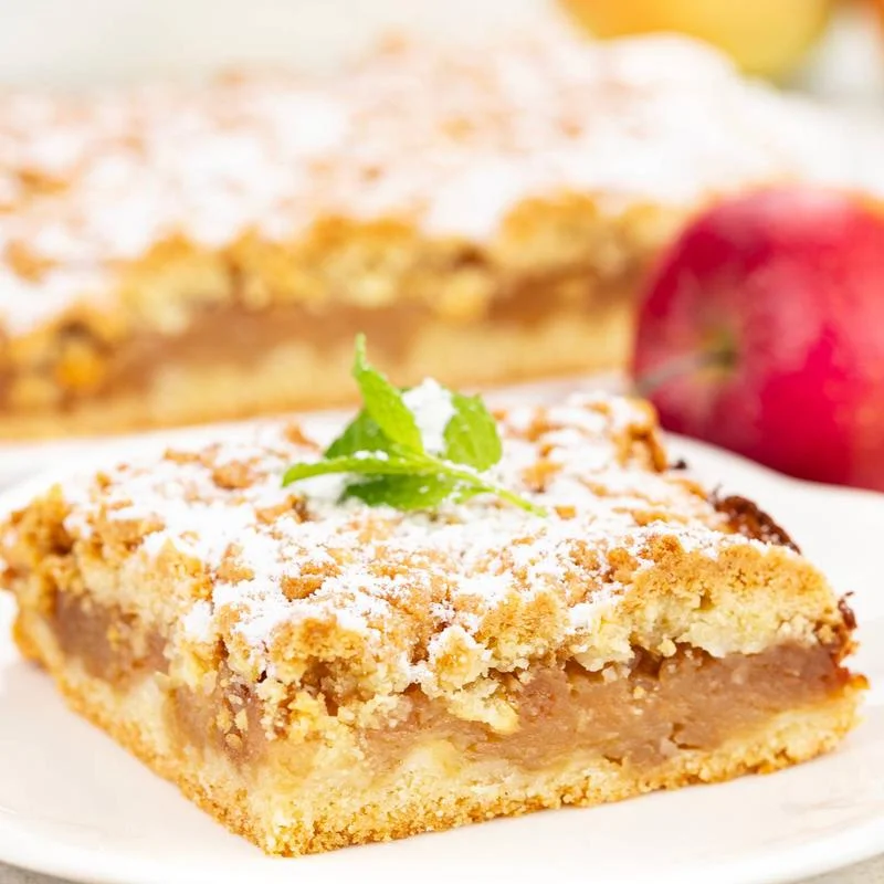 Sekrety idealnej szarlotki: jak długo powinna być pieczona?