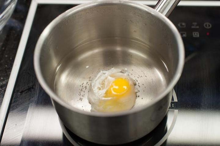 Błędy przy przygotowaniu jajka w koszulce