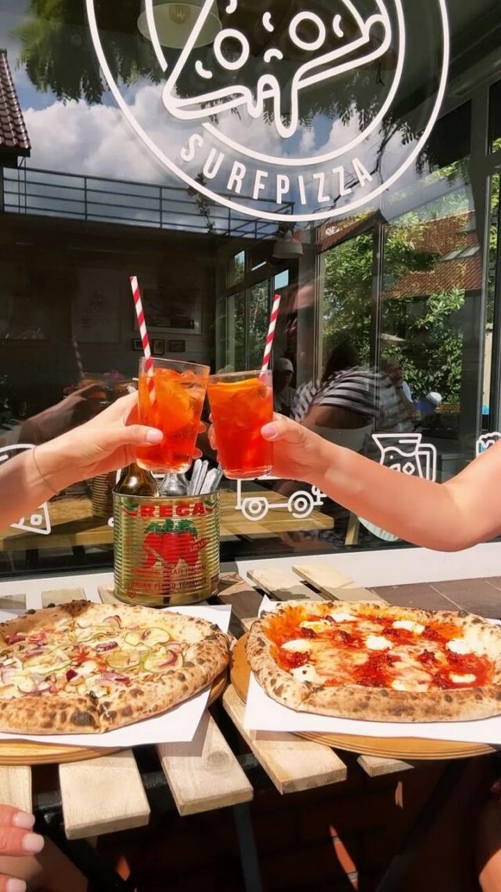 Wpływ sezonu turystycznego na ceny pizzy