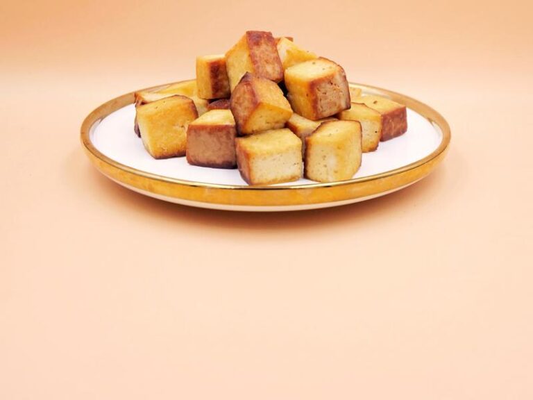 Alternatywne składniki: czym zastąpić kurczaka w sałatce?