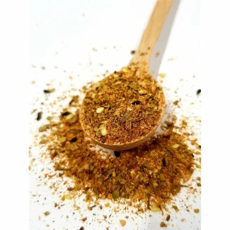 Zaskakujące przyprawy, które idealnie podkreślą smak boczku pieczonego w rękawie