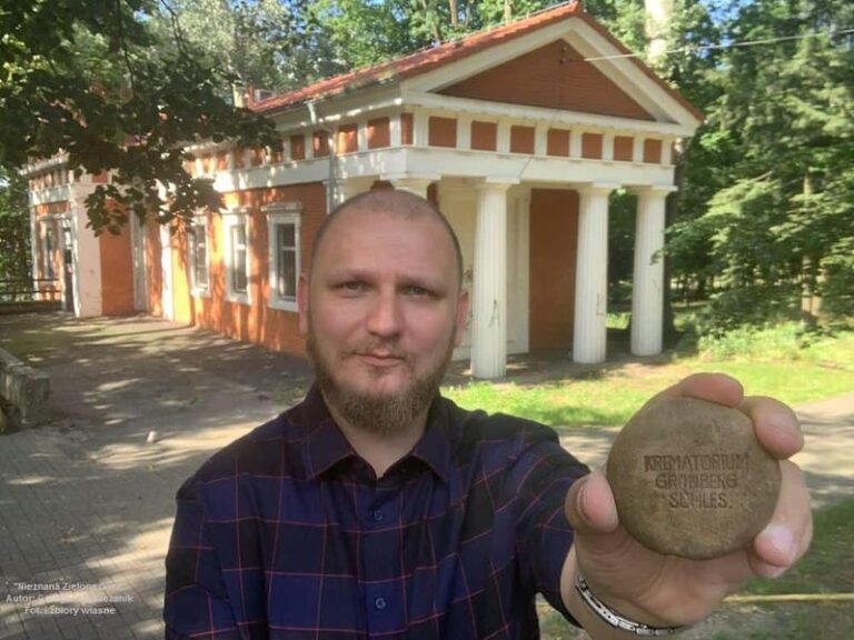 Jakie ekstremalne wartości osiąga temperatura w piecu krematoryjnym?