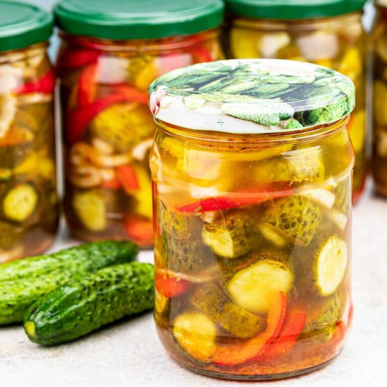 Zaskakujące połączenie: jakie ogórki najlepiej pasują do sałatki gyros?